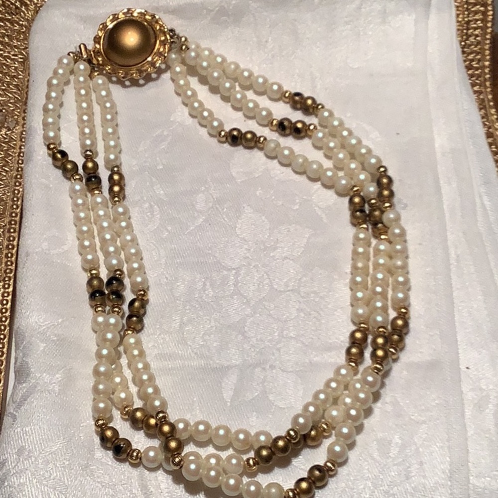 GAY BOYER Signed Vintage 16” 3-Strand Choker